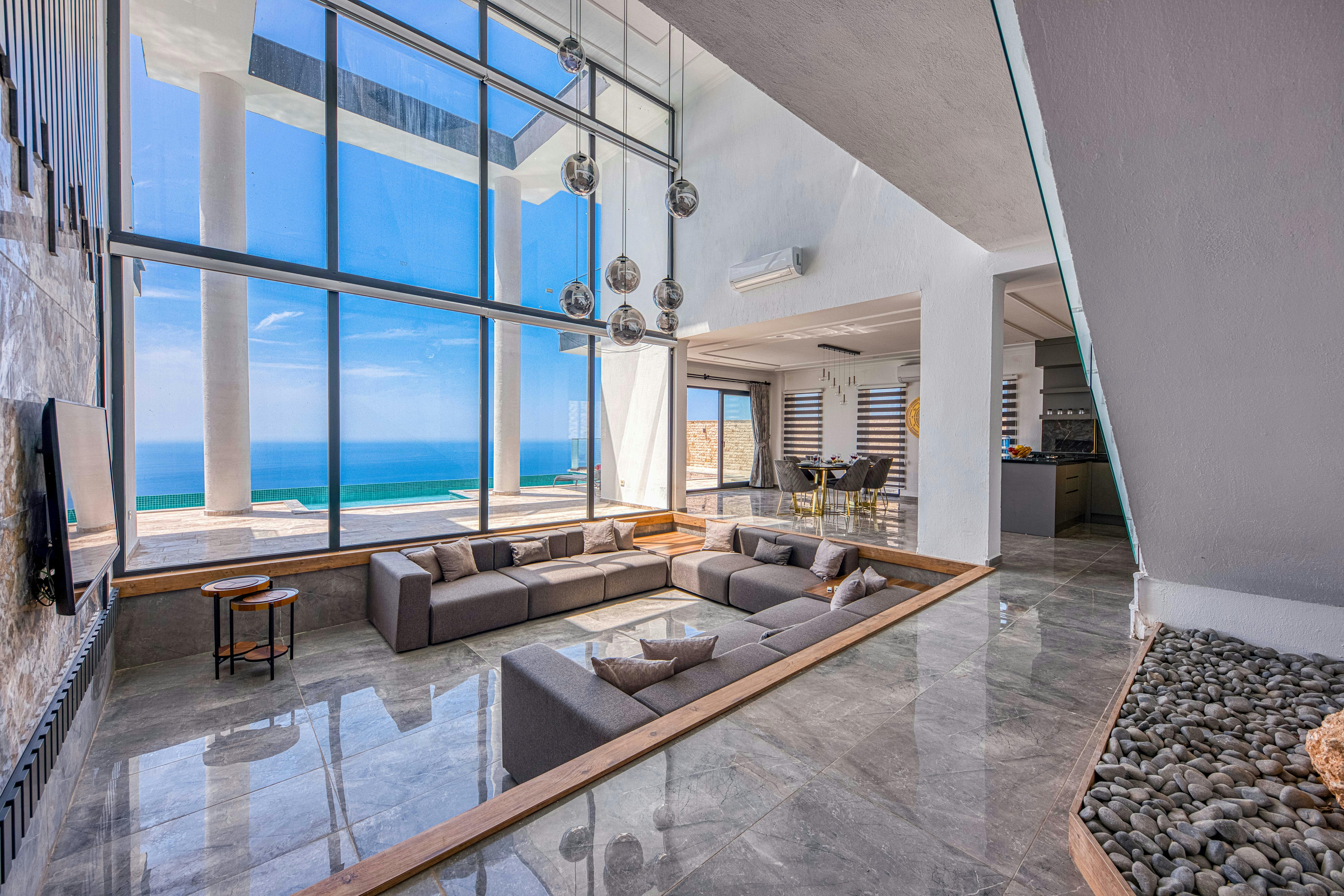 Coastal Summer Estate In The Hamptons